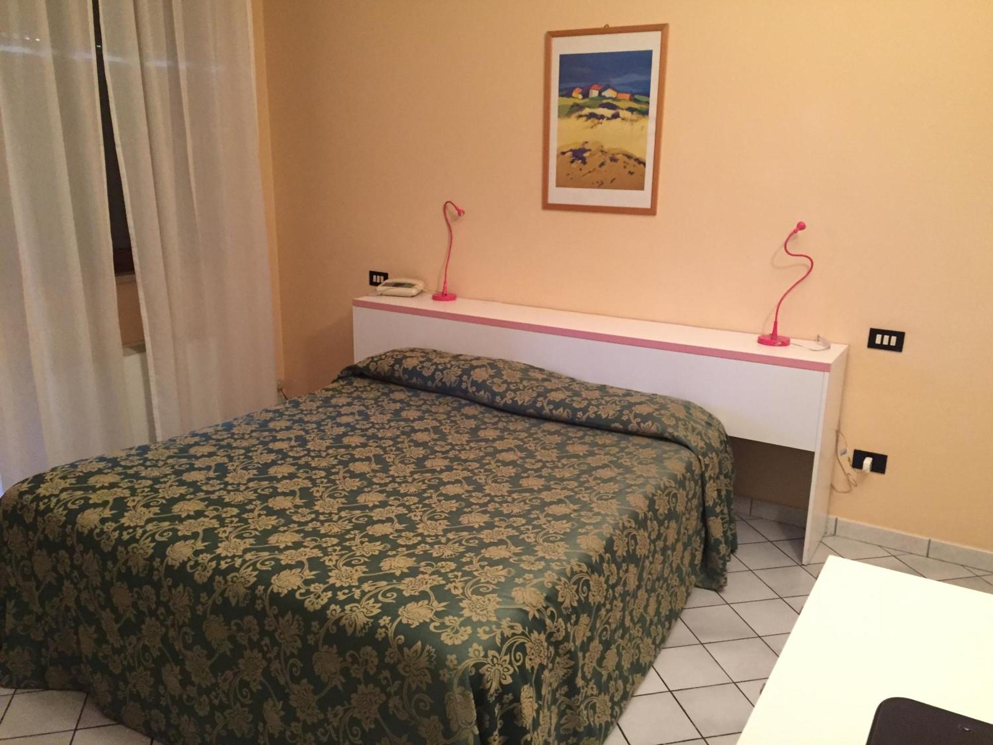 Nuovo Hotel Vigevano Kamer foto