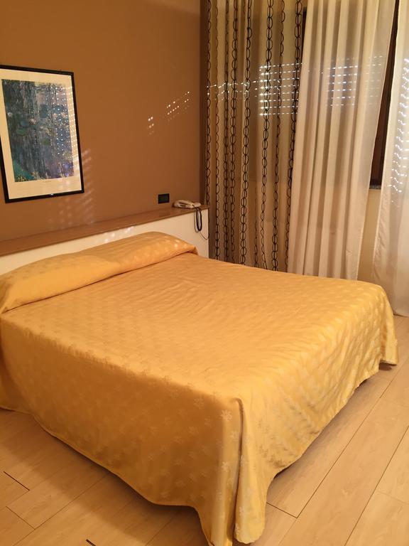Nuovo Hotel Vigevano Buitenkant foto
